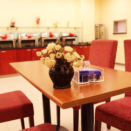 Hanting Hotel Shanghai South Railway Station Luoxiang Road Branch Exterior photo